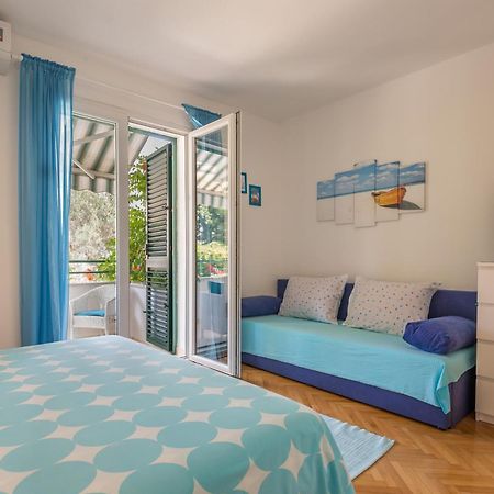Apartmani Marko Tučepi エクステリア 写真