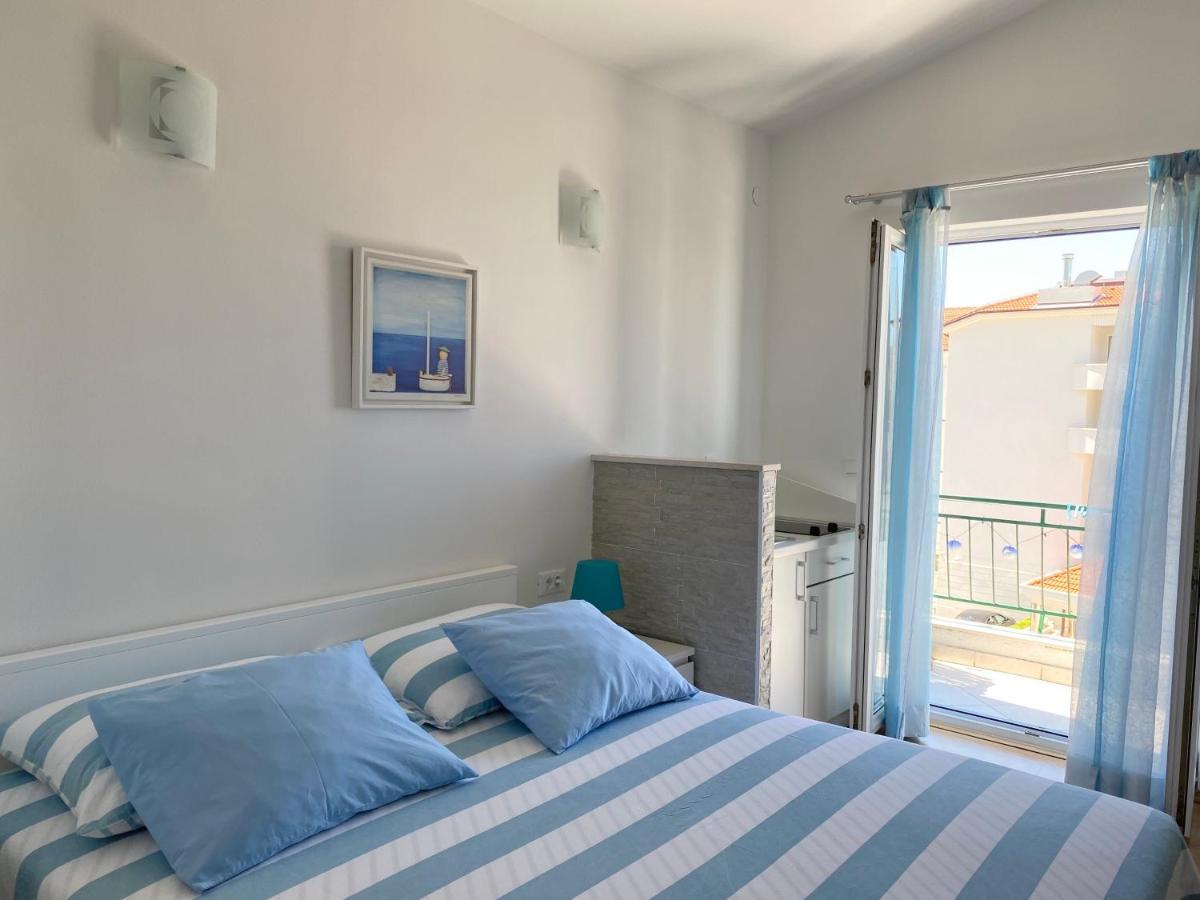 Apartmani Marko Tučepi エクステリア 写真