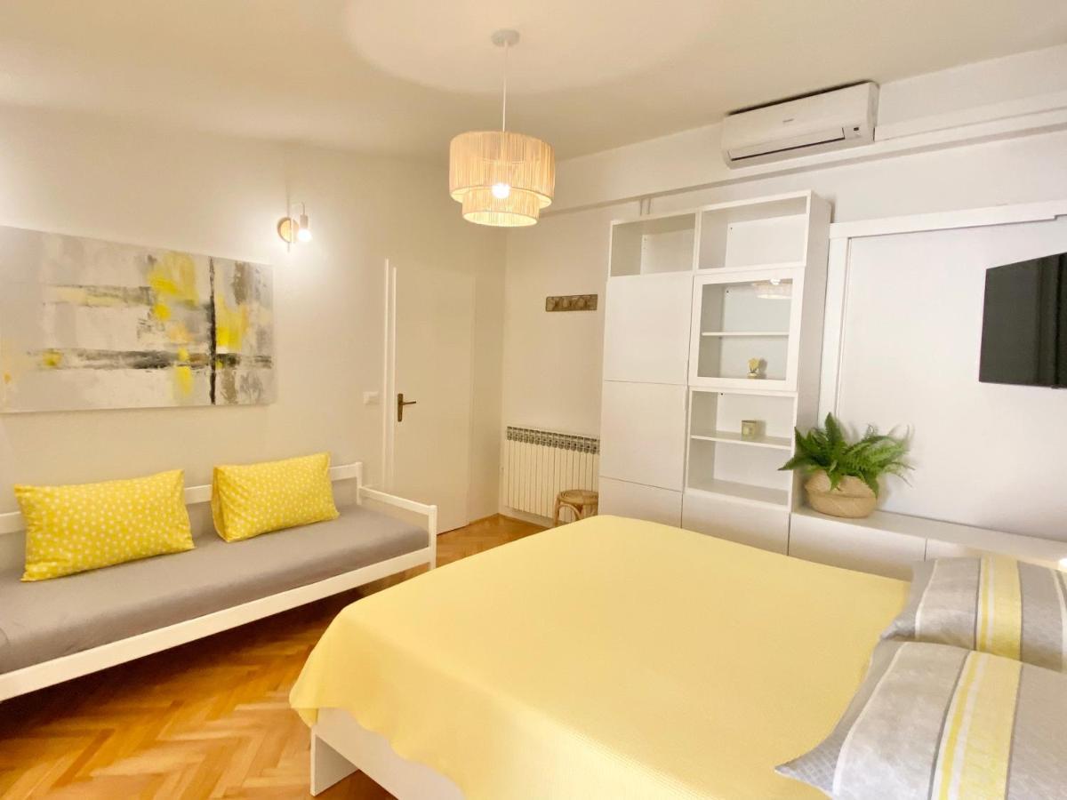 Apartmani Marko Tučepi エクステリア 写真