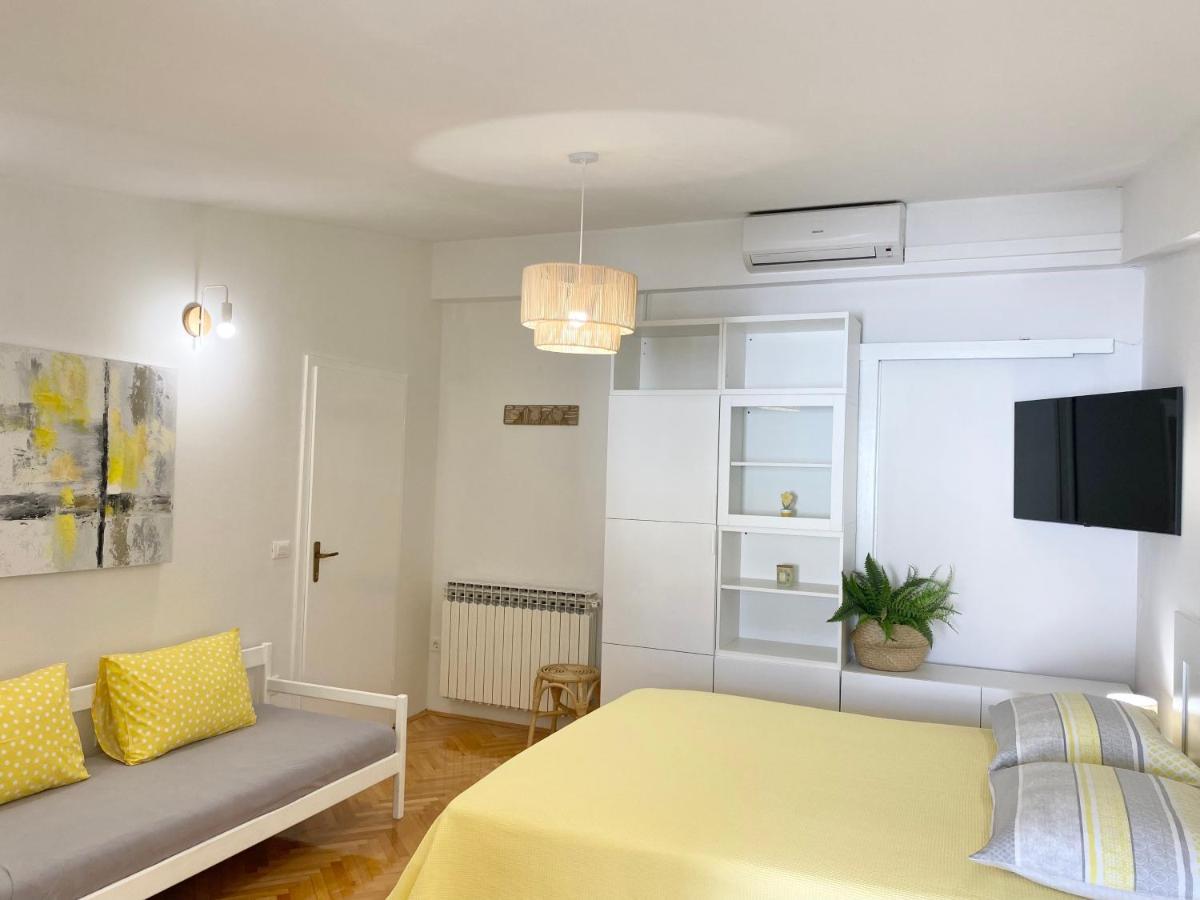 Apartmani Marko Tučepi エクステリア 写真