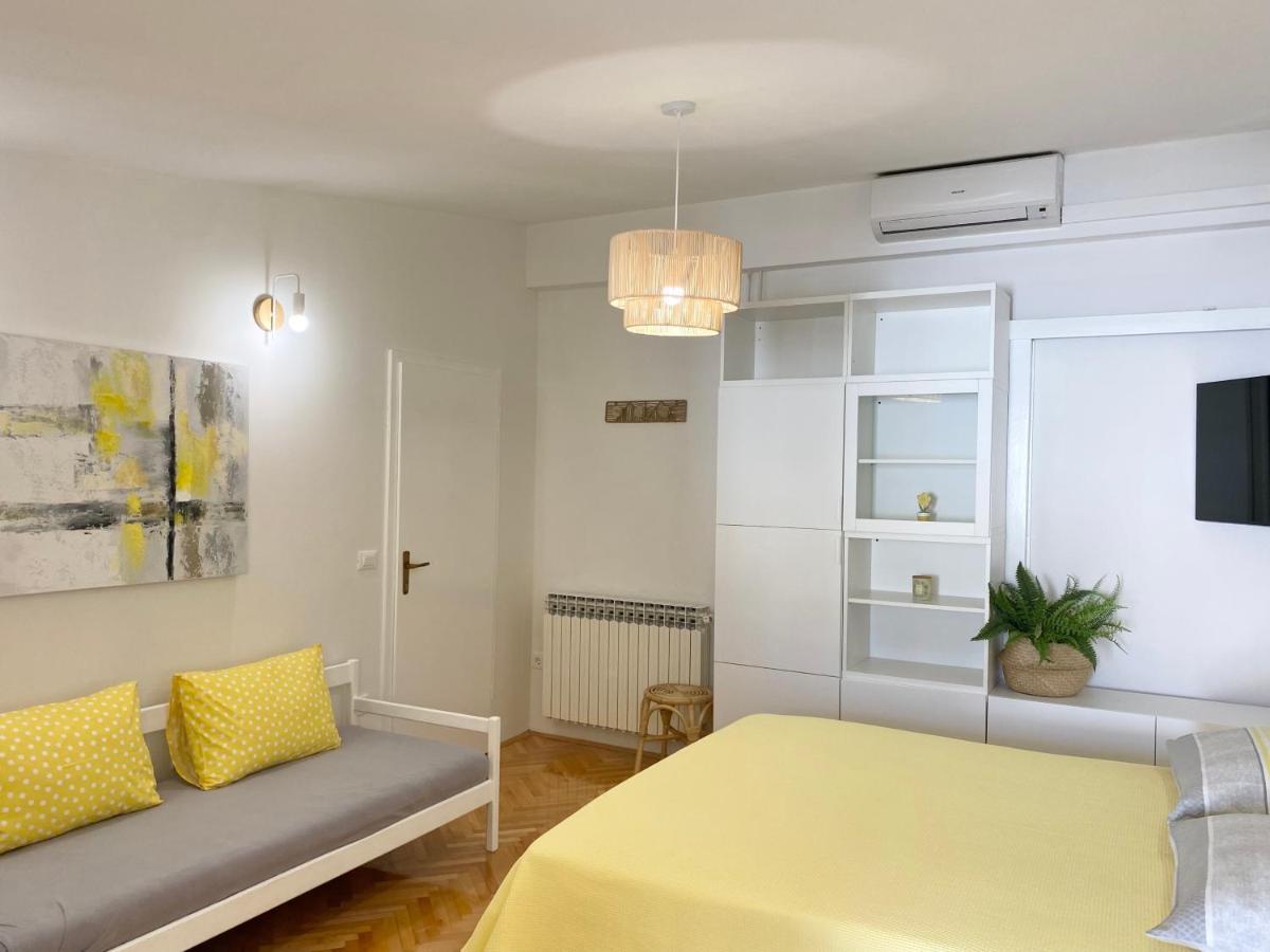 Apartmani Marko Tučepi エクステリア 写真