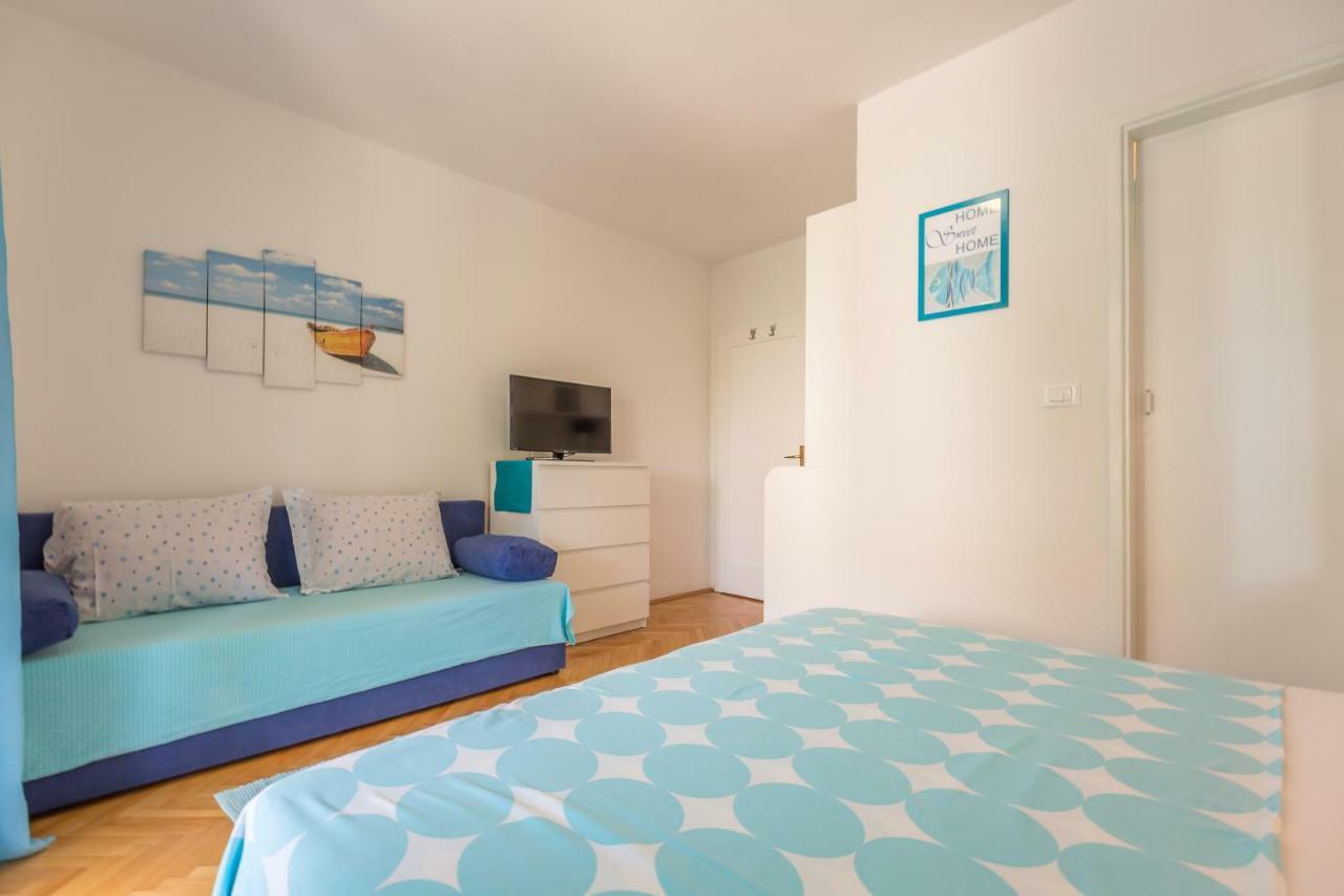 Apartmani Marko Tučepi エクステリア 写真