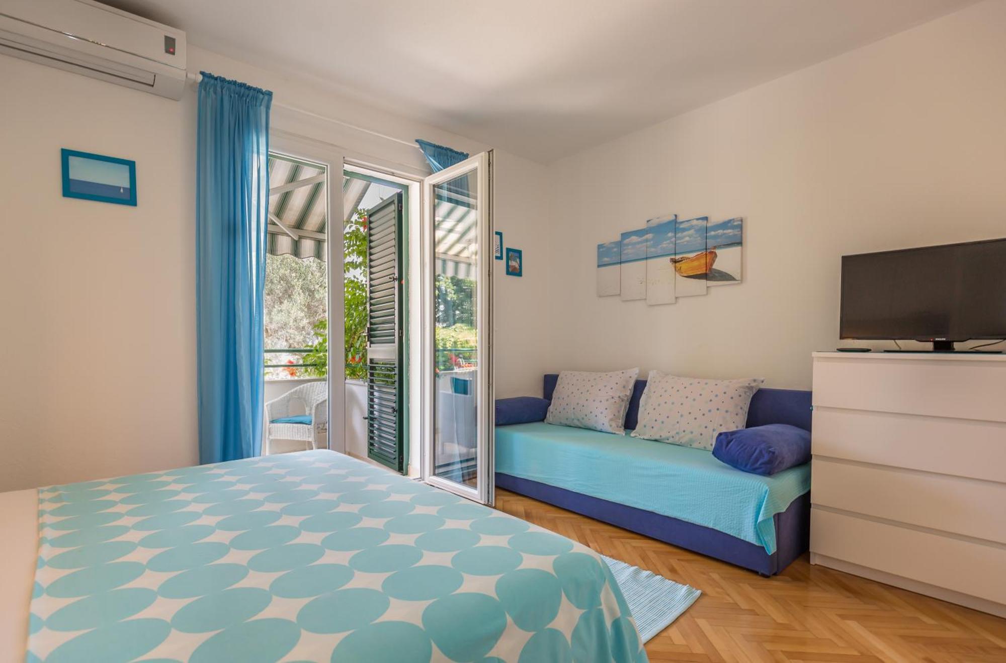 Apartmani Marko Tučepi エクステリア 写真