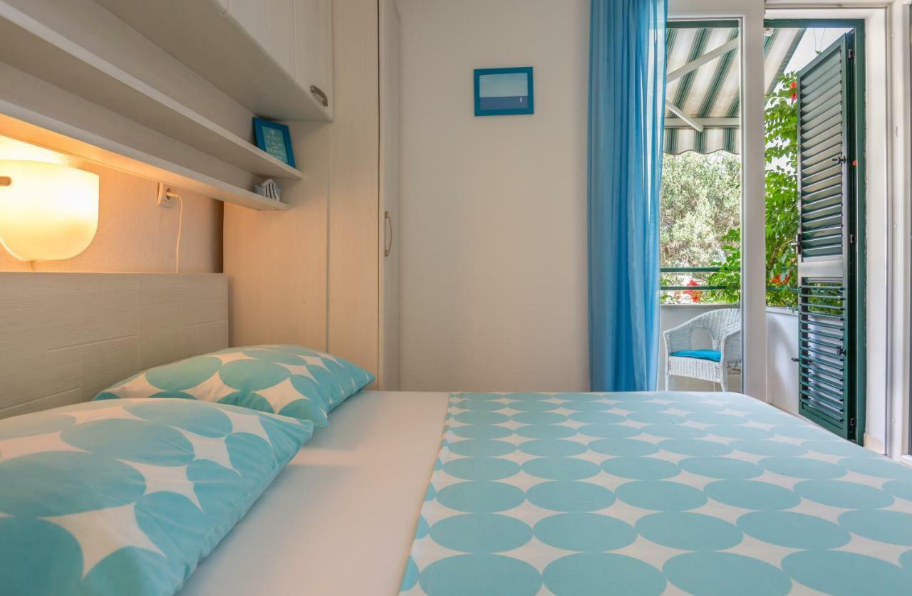 Apartmani Marko Tučepi エクステリア 写真